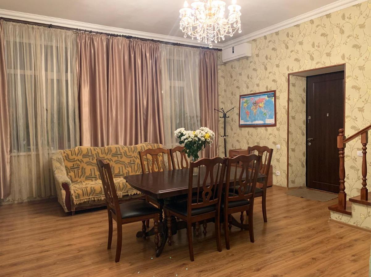 אודסה Apartment On Zhukovskogo מראה חיצוני תמונה