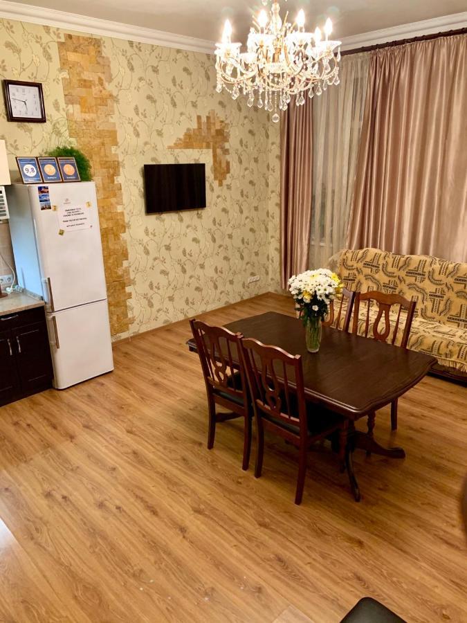 אודסה Apartment On Zhukovskogo מראה חיצוני תמונה